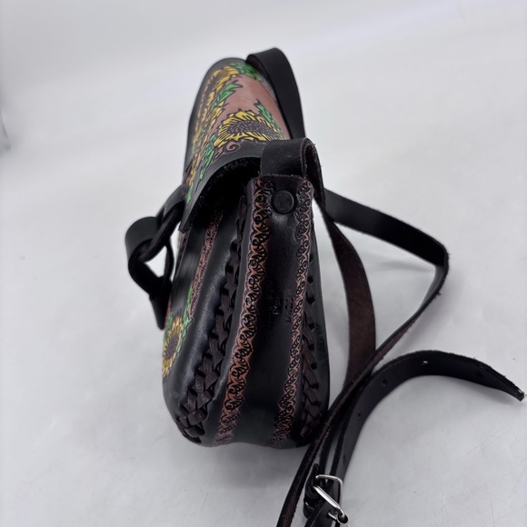 Vintage 70’s Boho Sunflower Artisan Cottagecore Tooled Leather Crossbody Bag - Picture 5 of 15